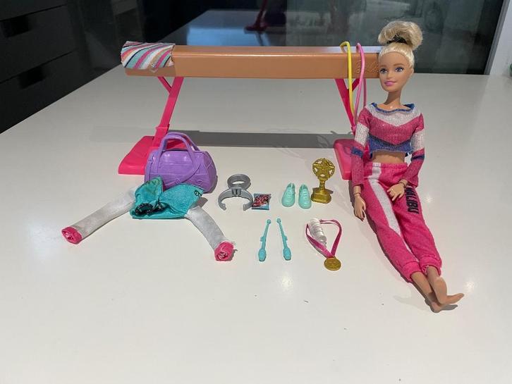 Barbie gymnaste, Enfants & Bébés, Jouets | Poupées, Utilisé, Barbie, Enlèvement ou Envoi