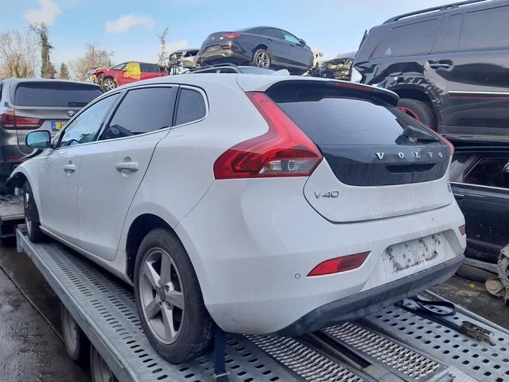 VOORRUIT Volvo V40 (MV) (01-2012/08-2019) (32244810), Auto-onderdelen, Ruiten en Toebehoren, Volvo, Gebruikt