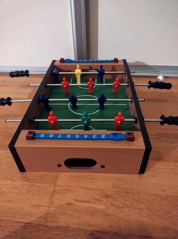 Mini houten voetbaltafel