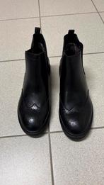 Zwarte enkellaarsjes maat 39, Ophalen