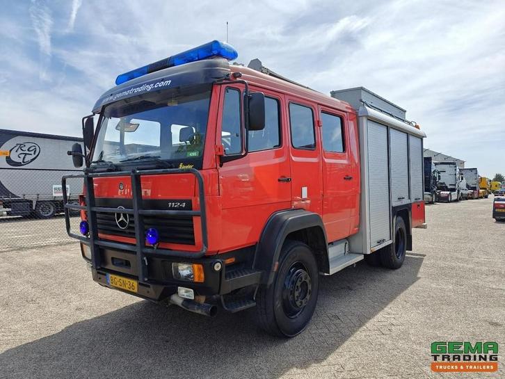 Mercedes-Benz 1124 AF 4x4 Dubbelcab 6Cil - 8 Pers - Ziegler, Auto's, Vrachtwagens, 4x4, Trekhaak, Mercedes-Benz, Diesel, Handgeschakeld