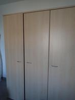 kleerkast 3 deuren grenen bruin, slechts 15 euro, Ophalen, Gebruikt, Overige houtsoorten, Met hangruimte