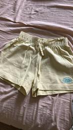 Short zara 140 licht geel, Ophalen of Verzenden, Zo goed als nieuw, Meisje, Broek