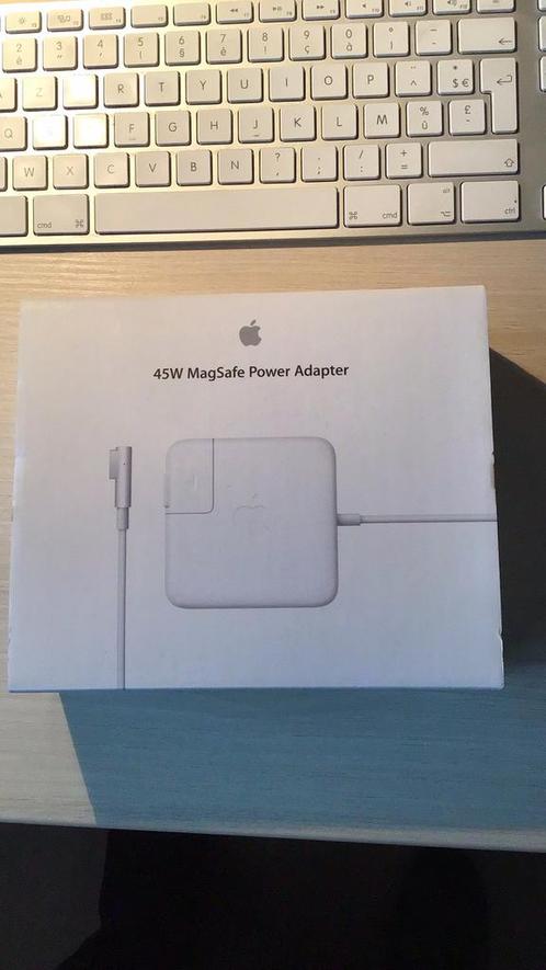 Apple MC747Z/A, Computers en Software, Laptop-opladers, Nieuw, Ophalen