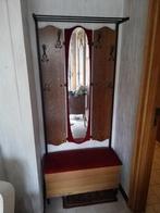 Antieke kast met spiegel en kapstokken, Enlèvement