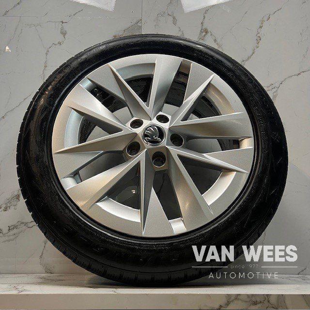 Skoda Octavia Rotare Aero 205/55/17 inch Winterset, Auto-onderdelen, Banden en Velgen, Banden en Velgen, Winterbanden, 17 inch