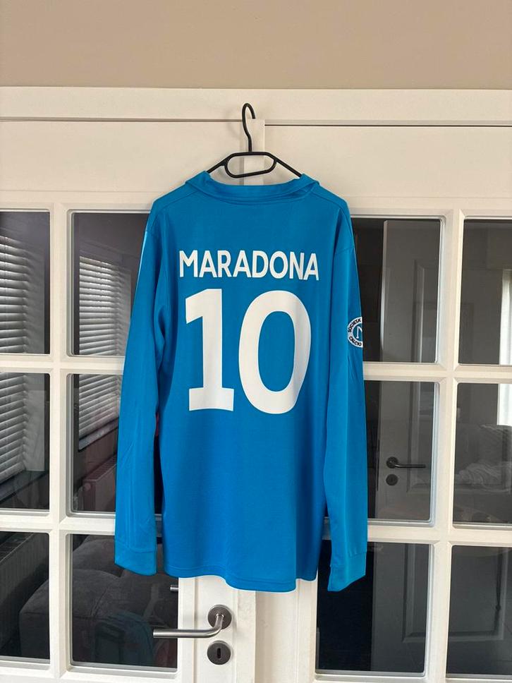 Maillot de foot rétro unique Napoli 87/88- Maradona- Nouveau, Sports & Fitness, Football, Neuf, Maillot, Envoi