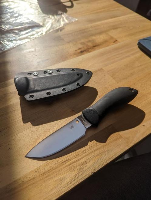 Spyderco Bill Moran Jachtmes VG-10, Caravanes & Camping, Outils de camping, Comme neuf, Enlèvement ou Envoi