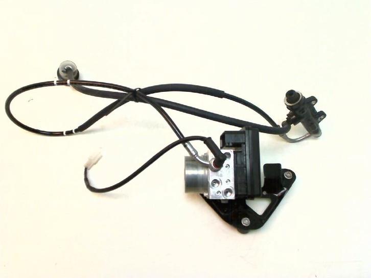 Pompe ABS Husqvarna VITPILEN 401 2018-2019, Motos, Pièces | Toutes-marques, Utilisé, Enlèvement ou Envoi