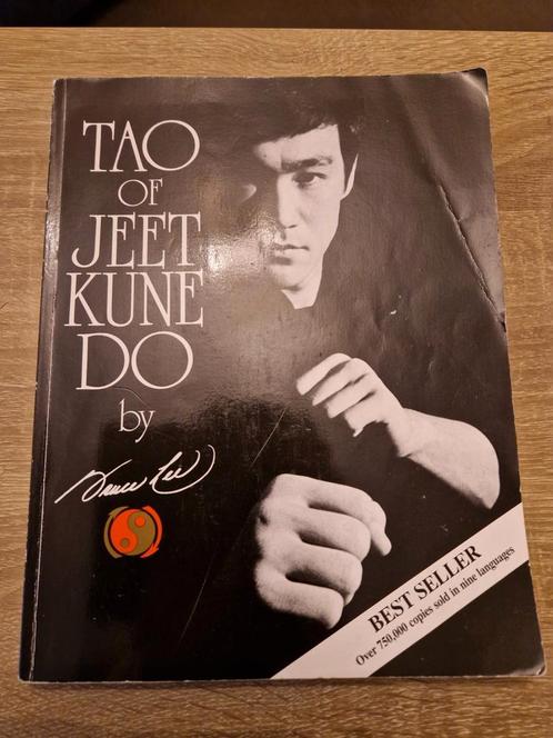 Tao of Jeet Kune Do by Bruce Lee, Boeken, Sportboeken, Zo goed als nieuw, Vechtsport, Ophalen of Verzenden