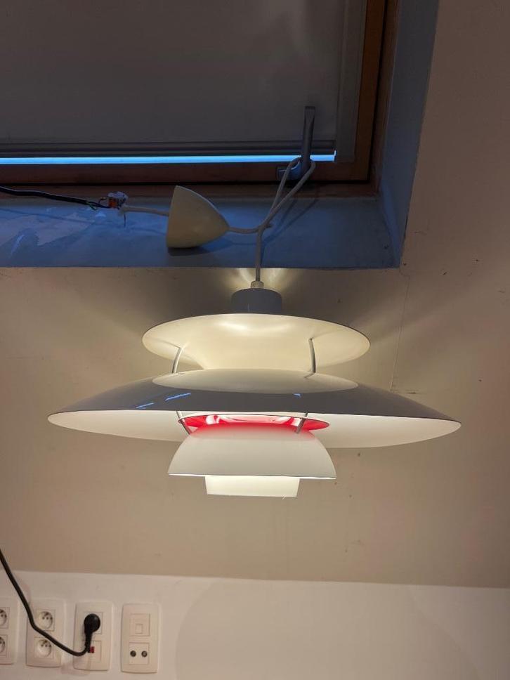 2 witte hanglampen in Scandinavisch design - PH-stijl, Huis en Inrichting, Lampen | Hanglampen, Zo goed als nieuw, Metaal, Ophalen