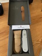 Victorinox Cadet Alox silver 5 colors collection, Comme neuf, Enlèvement ou Envoi