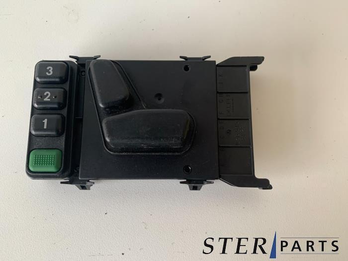 Commutateur réglage siège d'un Mercedes ML-Klasse, Autos : Pièces & Accessoires, Habitacle & Garnissage, Mercedes-Benz, Utilisé