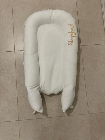 Sleepyhead deluxe babynestje te koop beschikbaar voor biedingen