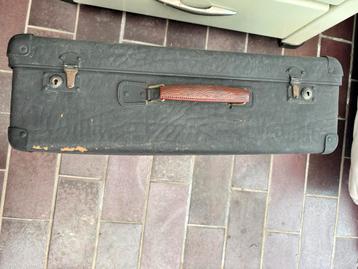 Vintage koffer jaren ‘40 beschikbaar voor biedingen