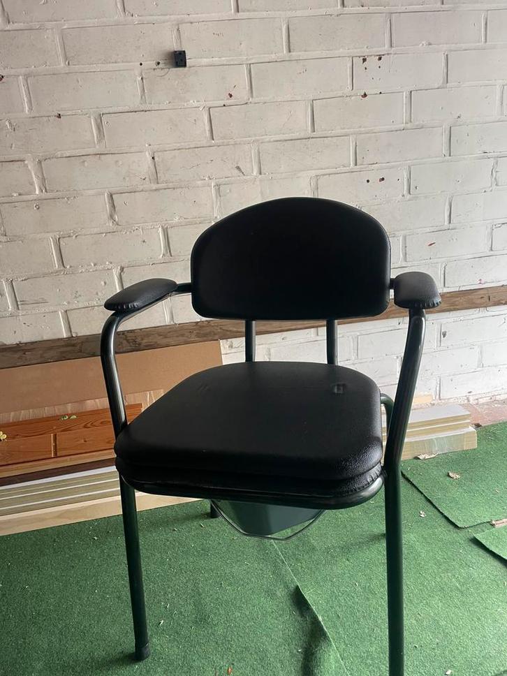 Toiletstoel Vermeiren 9062, Diversen, Verpleegmiddelen, Gebruikt, Ophalen