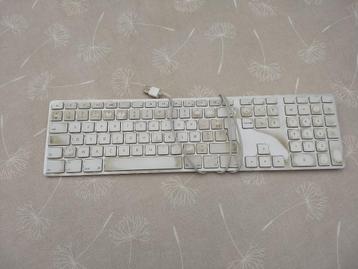 Apple toetsenbord azerty USB beschikbaar voor biedingen