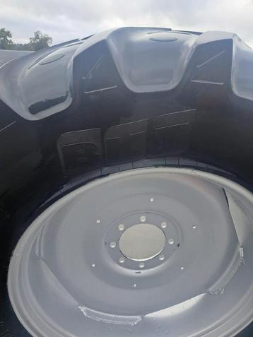 Banden + Velgen BKT580 70 R38 beschikbaar voor biedingen