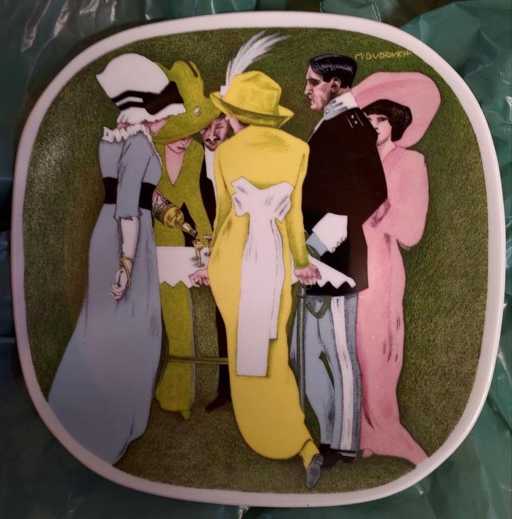 Porseleinen sierbord uit de collectie Manifest door Richard, Verzamelen, Retro, Ophalen