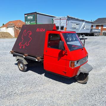 Vespa APE P703V 125cc met papieren – mobiel podium beschikbaar voor biedingen