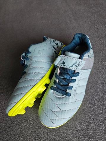 Voetbal schoenen maat 30 NIEUWSTAAT  beschikbaar voor biedingen