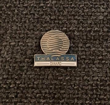 PIN - THALASSA - DINARD, Envoi, Utilisé, Autres sujets/thèmes, Insigne ou Pin's