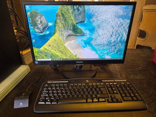 Asus windows 10 desktop met scherm en toetsenbord, Computers en Software, Desktop Pc's, Gebruikt, HDD, SSD, Ophalen