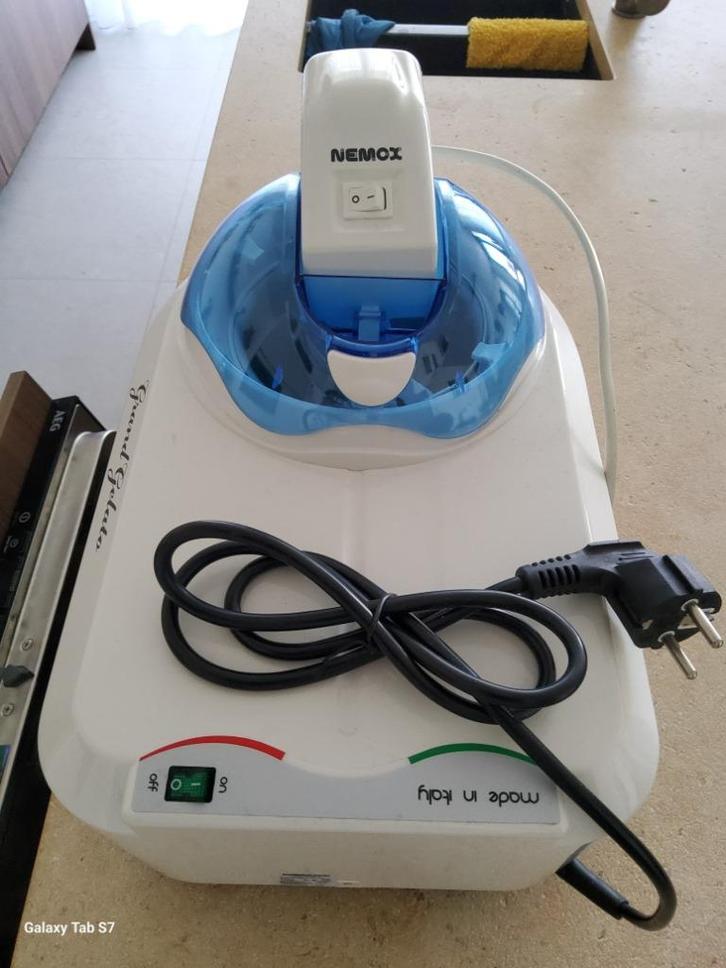 Ijsmachine Grand Gelato (zelfvriezend) - 90,00 €, Elektronische apparatuur, IJsmachines, Zo goed als nieuw, Zelfvriezend, Ophalen