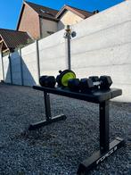 Banc + Haltères 5kg et 10 kg + roulette, Comme neuf