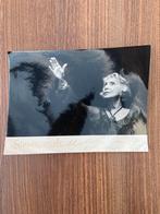 Handtekening Franse Actrice, Verzamelen, Muziek, Artiesten en Beroemdheden, Ophalen of Verzenden, Zo goed als nieuw, Gesigneerd
