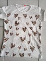 Witte T shirt met luipaard print hartjes - maat 152/158, Fille, Chemise ou À manches longues, Enlèvement ou Envoi