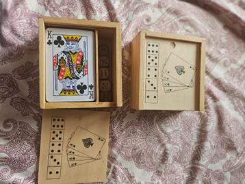Te koop 2 doosjes met kaartspel en dobbelstenen, Enlèvement ou Envoi, Neuf