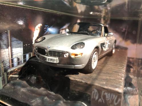 BMW Z8 - James Bond, Hobby & Loisirs créatifs, Voitures miniatures | 1:43, Utilisé, Voiture, Universal Hobbies, Enlèvement ou Envoi