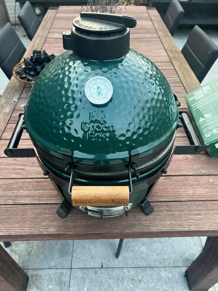 Big Green Egg Minimax in topstaat., Tuin en Terras, Houtskoolbarbecues, Zo goed als nieuw, Met accessoires, Ophalen