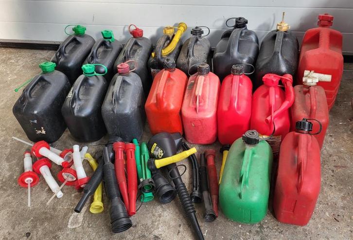 Partij 18 brandstoftanks, jerrycan 5 & 10 liter, Watersport en Boten, Accessoires en Onderhoud, Gebruikt, Motor en Techniek, Ophalen