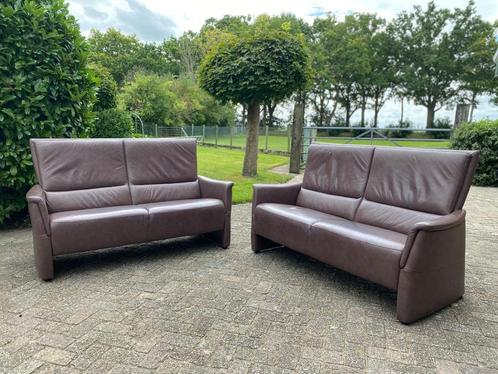 Bruine Lederen Banken / 2 banken / bank in leer /zetels, Huis en Inrichting, Zetels | Voetbanken en poefs, Gebruikt, 125 cm of meer