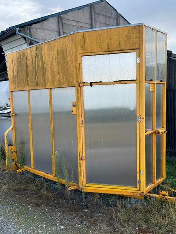 schuilhok voor dieren beschikbaar voor biedingen