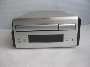 YAMAHA CD player - RXD-E400.