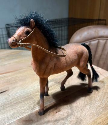 Pony figuurtje beschikbaar voor biedingen