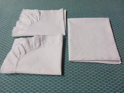 Vintage wiegenlakentje en 2 kussenovertrekken., Kinderen en Baby's, Kinderkamer | Beddengoed, Gebruikt, Ophalen of Verzenden