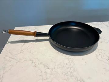 Le Creuset koekenpan 28 cm mat zwart in nieuwstaat beschikbaar voor biedingen