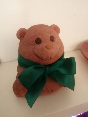 Zwaar terracotta beeldje teddybeer disponible aux enchères