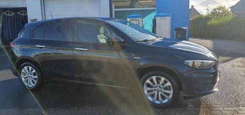 Version de luxe à essence propre de la Fiat Tipo 1.4 avec Na, Autos, Fiat, Entreprise, Achat, Tipo, ABS, Airbags, Bluetooth, Ordinateur de bord