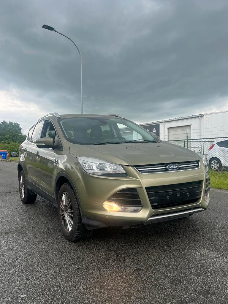 Ford Kuga / Benzine / Automaat / Leder