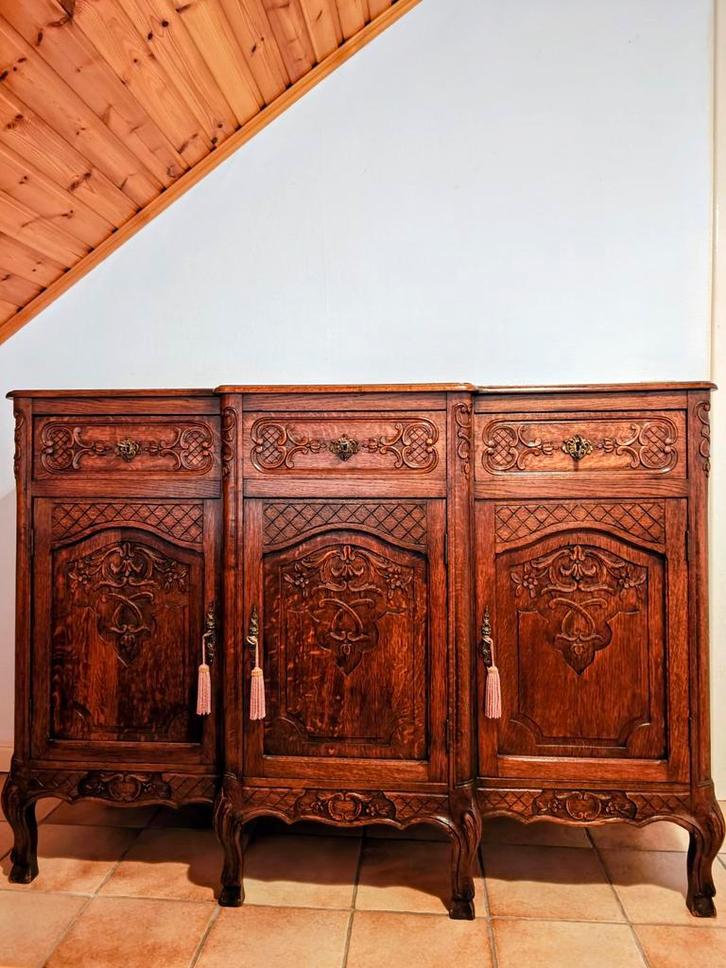 Commode française ancienne de style Louis XV, Antiquités & Art, Antiquités | Meubles | Armoires, Enlèvement