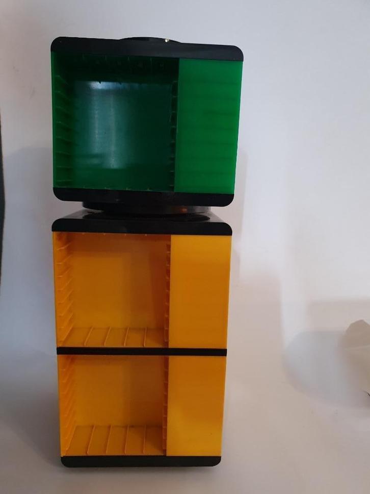 Range cassettes audio, CD & DVD, Cassettes audio, Utilisé, Accessoires, 26 cassettes audio ou plus, Avec boîte de rangement, étagère ou coffret