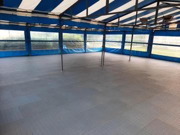 partytent +  tentvloer te huur, Tuin en Terras, Partytenten, Ophalen of Verzenden, Zo goed als nieuw, Overige typen