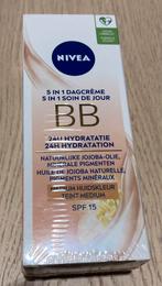 Nivea BB crème medium, Handtassen en Accessoires, Uiterlijk | Cosmetica en Make-up, Ophalen of Verzenden