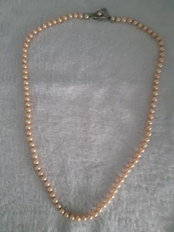 Parel ketting met dubbele zilveren  sluitng 925 (63 cm.) beschikbaar voor biedingen