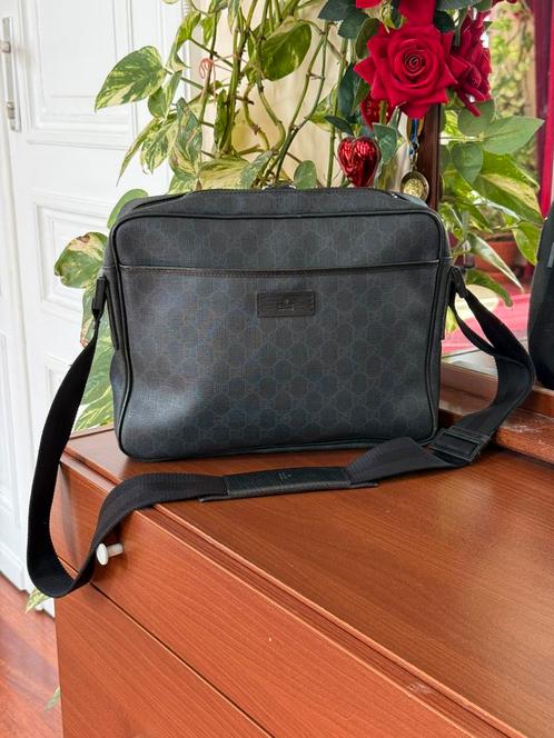 Gucci - Sacoche - GG Supreme Messenger Black, Handtassen en Accessoires, Tassen | Schoudertassen, Gebruikt, Overige merken, Zwart
